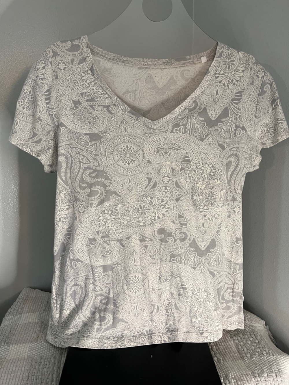 Sonoma White & Light Gray Paisley V-Neck Tee